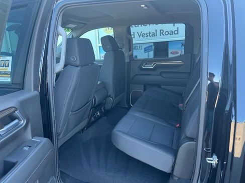 Used 2022 Chevrolet Silverado 1500 LT AWD/4WD image 24