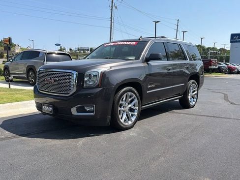 Used 2017 GMC Yukon Denali w/ Open Road Package AWD/4WD image 4