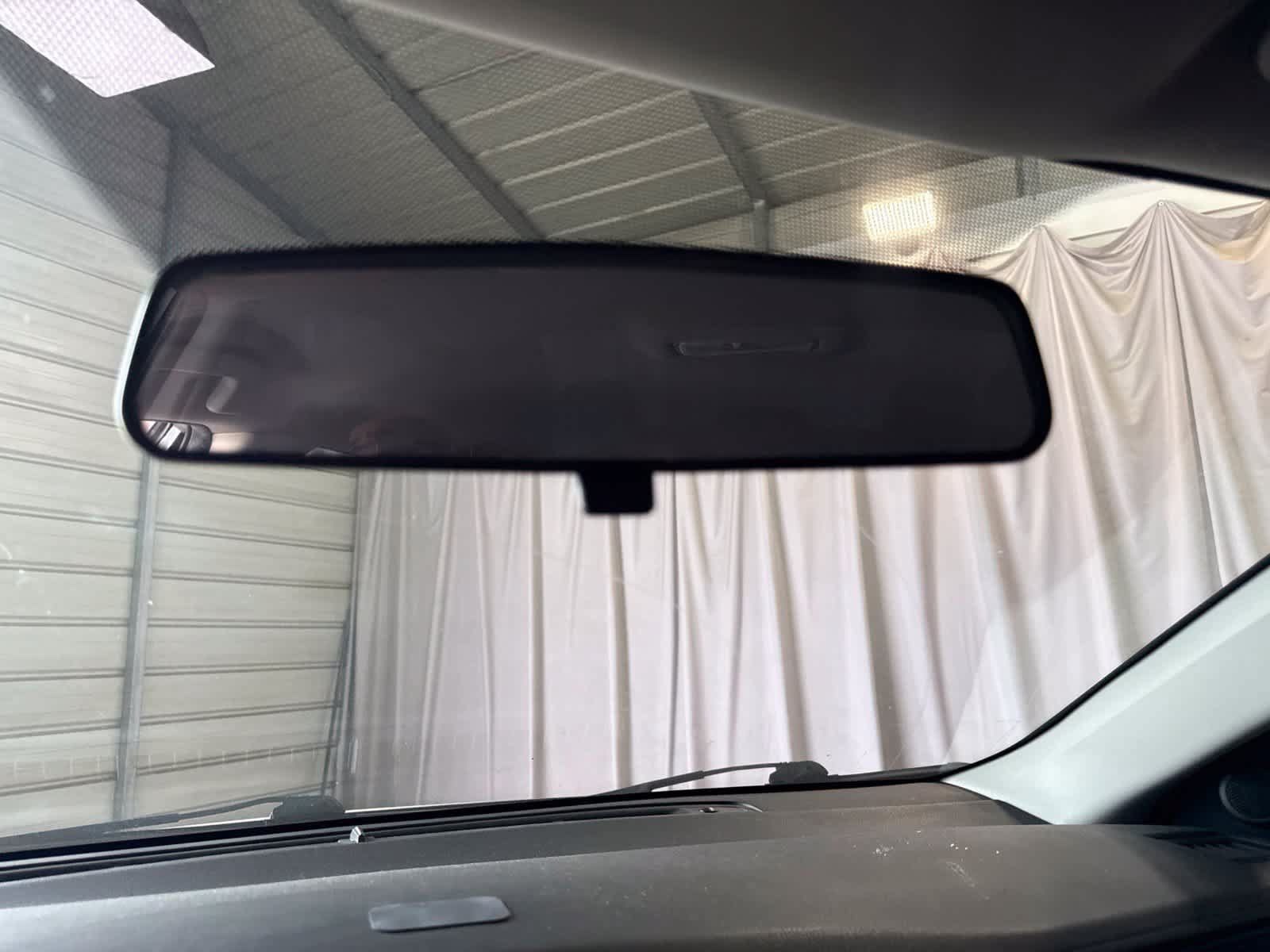 Used 2015 Toyota Corolla LE FWD image 24