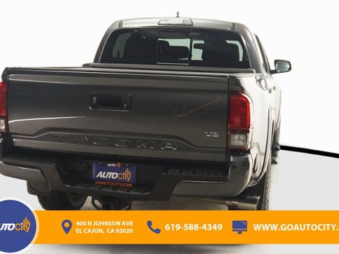 Used 2019 Toyota Tacoma TRD Sport image 10