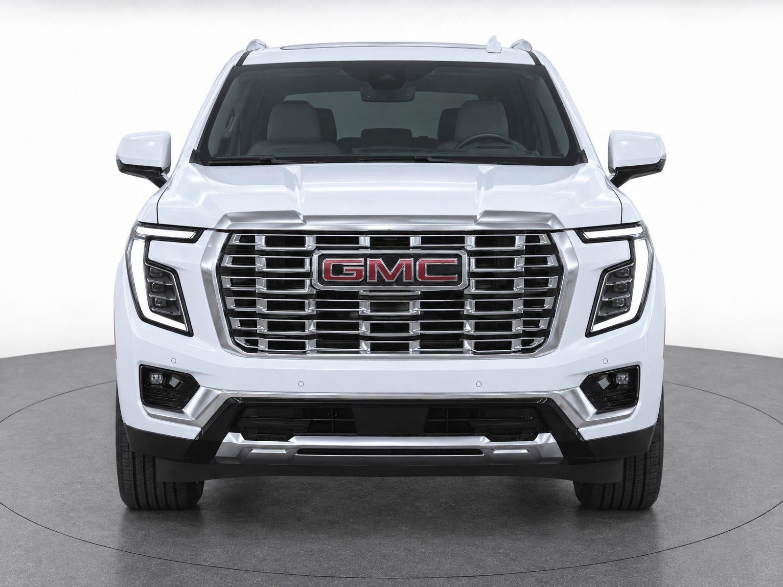 Used 2026 GMC Yukon Denali w/ Sun & Power Step Package AWD/4WD image 4