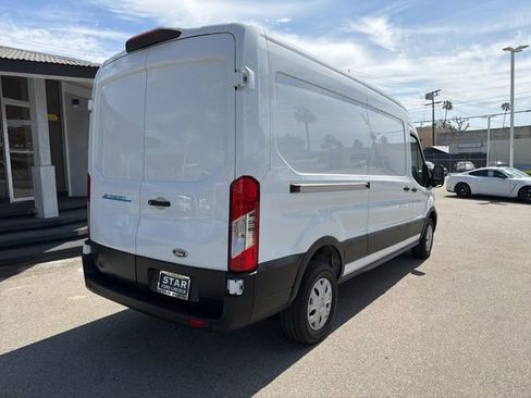 Used 2023 Ford E-Transit Medium Roof image 7