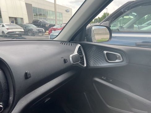 Used 2020 Kia Soul S FWD image 8