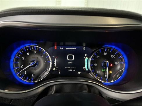 Used 2025 Chrysler Pacifica Limited w/ Trailer Tow Group image 12