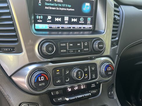 Used 2020 Chevrolet Suburban LT RWD image 31