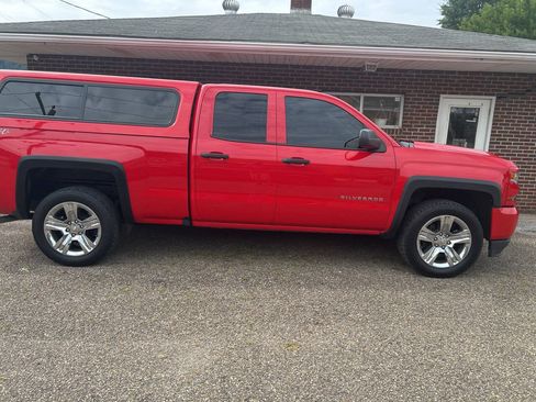 Used 2017 Chevrolet Silverado 1500 Custom w/ Custom Convenience Package AWD/4WD image 2