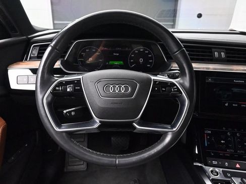 Used 2022 Audi e-tron Premium AWD/4WD image 25