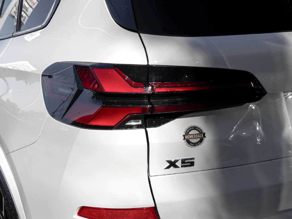 Used 2025 BMW X5 M60i AWD/4WD image 38