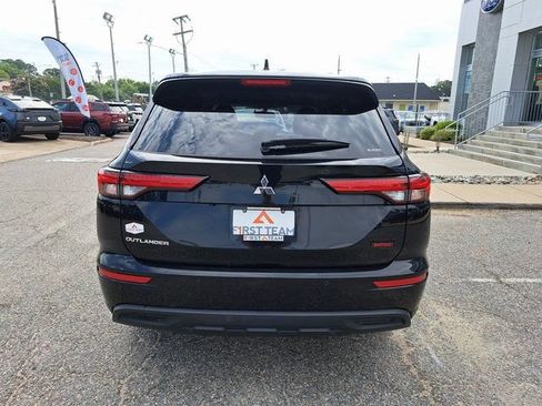 Used 2024 Mitsubishi Outlander ES AWD/4WD image 5
