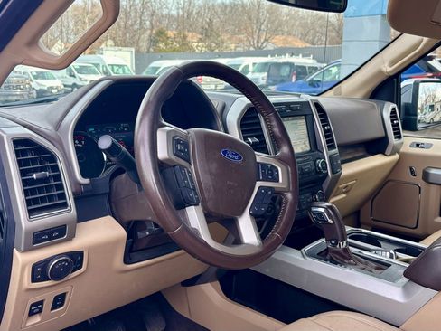 Used 2018 Ford F150 Lariat image 18