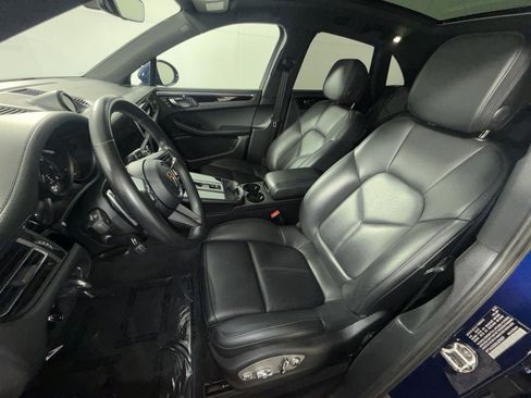 Used 2022 Porsche Macan w/ Premium Package Plus image 13