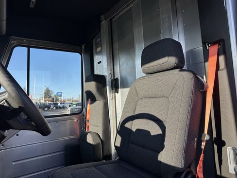 Used 2025 Chevrolet Brightdrop 400 w/ Battery Pack, Max Range image 10