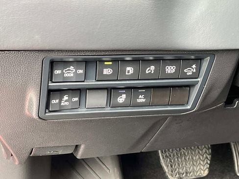 Used 2024 Toyota Tundra Platinum image 30