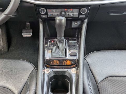 Used 2024 Jeep Compass Latitude AWD/4WD image 18