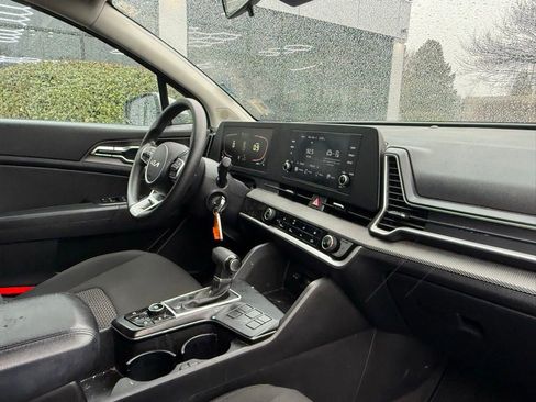 Used 2023 Kia Sportage LX image 28