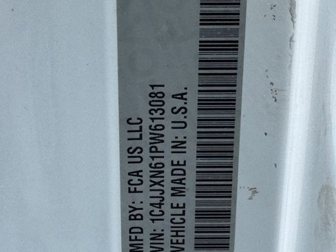 Used 2023 Jeep Wrangler Unlimited w/ Sun & Screen Package AWD/4WD image 27