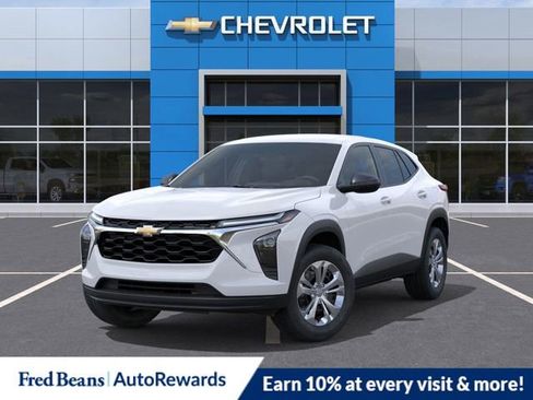 New 2026 Chevrolet Trax LS w/ Driver Confidence Package FWD image 7