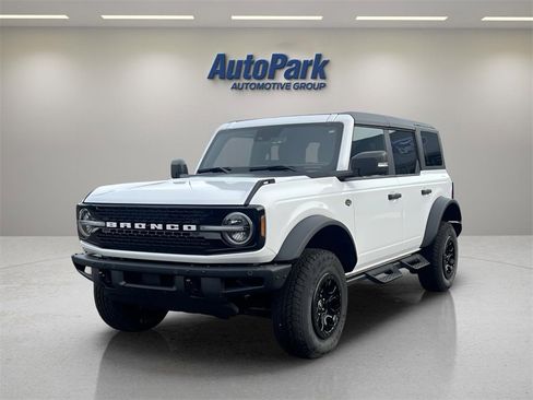 Used 2023 Ford Bronco Wildtrak image 3