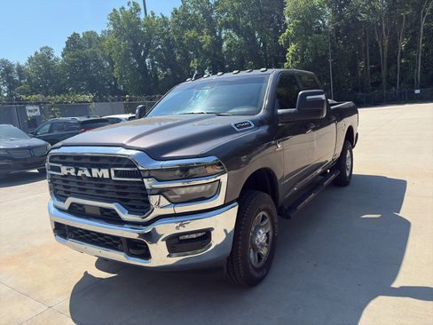 Used 2025 RAM 2500 Tradesman AWD/4WD image 1