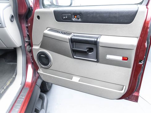 Used 2003 HUMMER H2 Lux Series w/ Preferred Equipment Group image 22