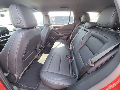 New 2025 Chevrolet Equinox LT w/ Convenience Package II image 28