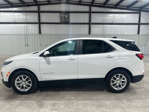 Used 2024 Chevrolet Equinox LT FWD image 2