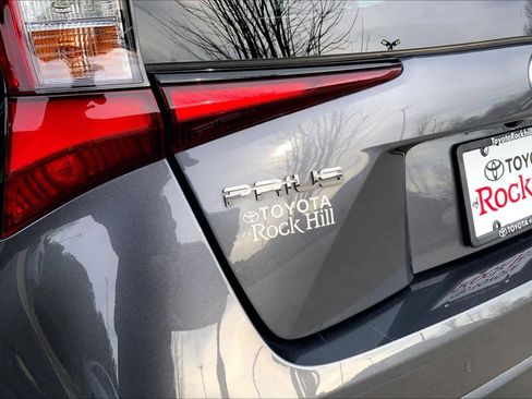 Certified 2022 Toyota Prius XLE image 32