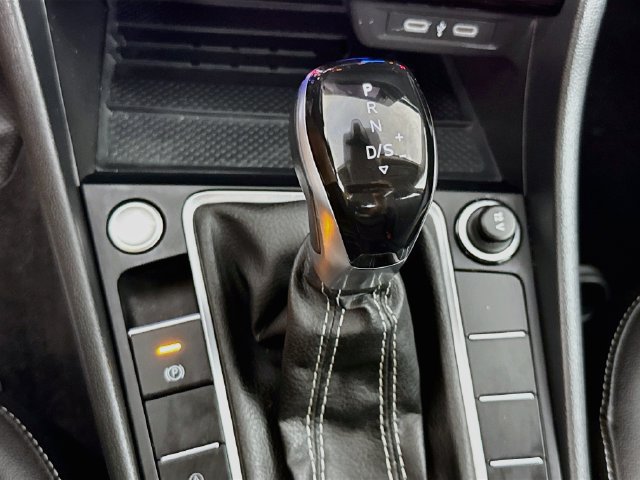 Used 2025 Volkswagen Jetta SE FWD image 17