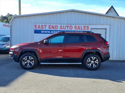Used 2016 Jeep Cherokee Trailhawk w/ Comfort/Convenience Group image 2