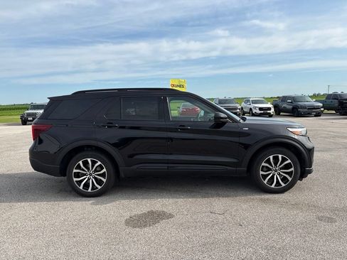 Used 2023 Ford Explorer ST-Line w/ Class IV Trailer Tow Package AWD/4WD image 13