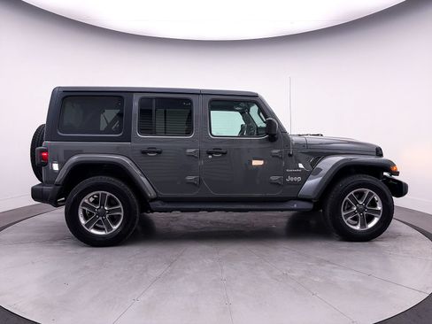 Used 2019 Jeep Wrangler Unlimited Sahara AWD/4WD image 39