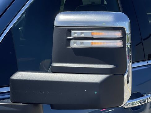 Used 2024 GMC Sierra 2500 Denali Ultimate AWD/4WD image 18