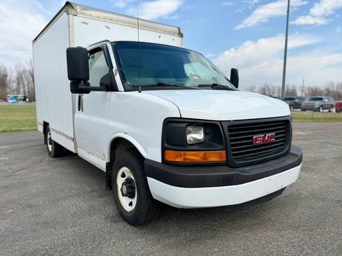 Used 2008 GMC Savana 3500 RWD image 3
