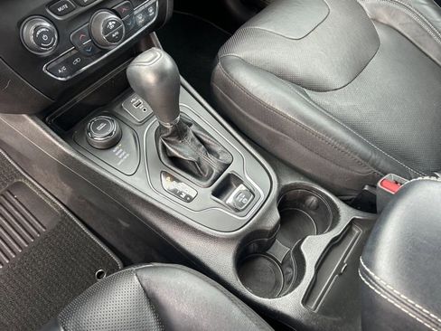 Used 2021 Jeep Cherokee Latitude Lux 80th Anniv w/ Quick Order Package 26U 80TH image 24