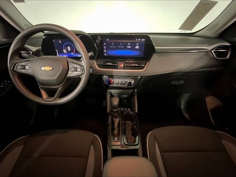 Used 2025 Chevrolet TrailBlazer LT AWD/4WD image 15