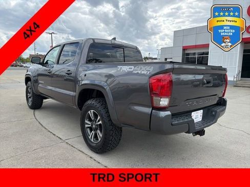 Used 2017 Toyota Tacoma TRD Sport w/ Tow Package (A/T) image 7