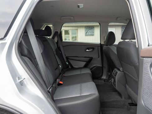 Used 2023 Nissan Rogue SV AWD/4WD image 32