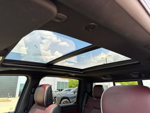 Used 2025 RAM 1500 Limited AWD/4WD image 16