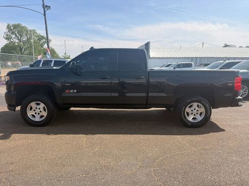 Used 2017 Chevrolet Silverado 1500 LT w/ Midnight Edition AWD/4WD image 1