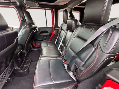 Used 2019 Jeep Wrangler Unlimited Rubicon AWD/4WD image 31