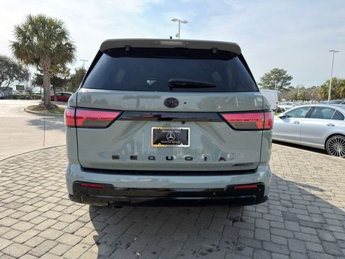 Used 2025 Toyota Sequoia Platinum image 10