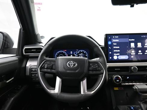 Used 2024 Toyota Tacoma Trailhunter image 32