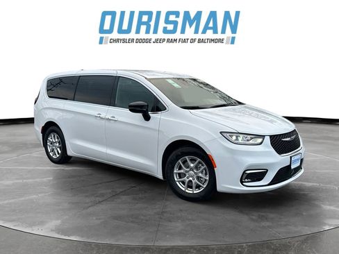 New 2026 Chrysler Pacifica Select FWD image 1
