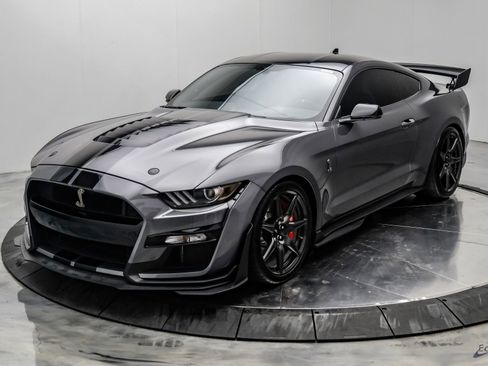 Used 2021 Ford Mustang Shelby GT500 w/ Carbon Fiber Track Pack RWD image 7