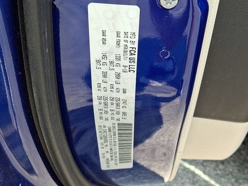 Used 2019 Chrysler Pacifica Touring Plus w/ Tire & Wheel Group FWD image 24