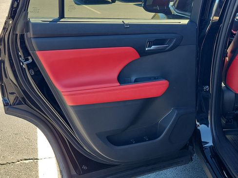 Used 2023 Toyota Highlander XSE image 13