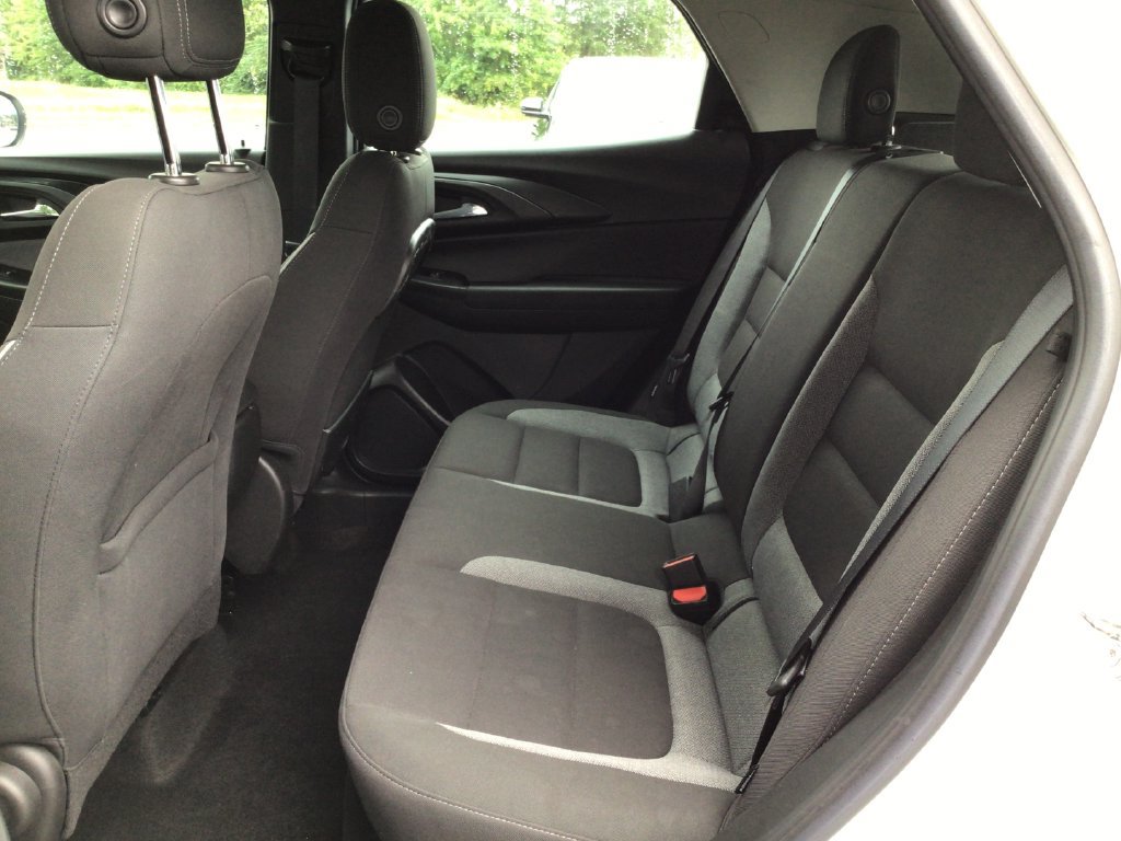 Used 2023 Chevrolet TrailBlazer LS FWD image 32