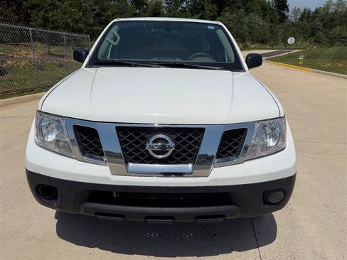 Used 2021 Nissan Frontier S RWD image 2