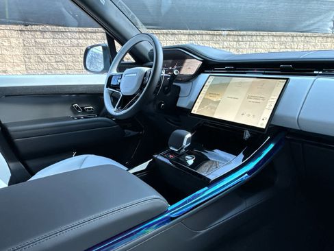 New 2026 Land Rover Range Rover Sport Dynamic SE image 8