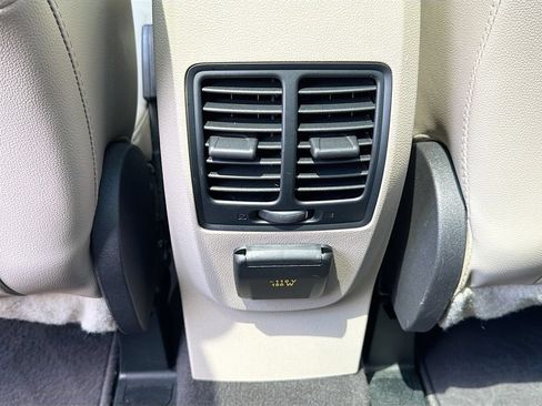 Used 2019 Ford Escape Titanium AWD/4WD image 28